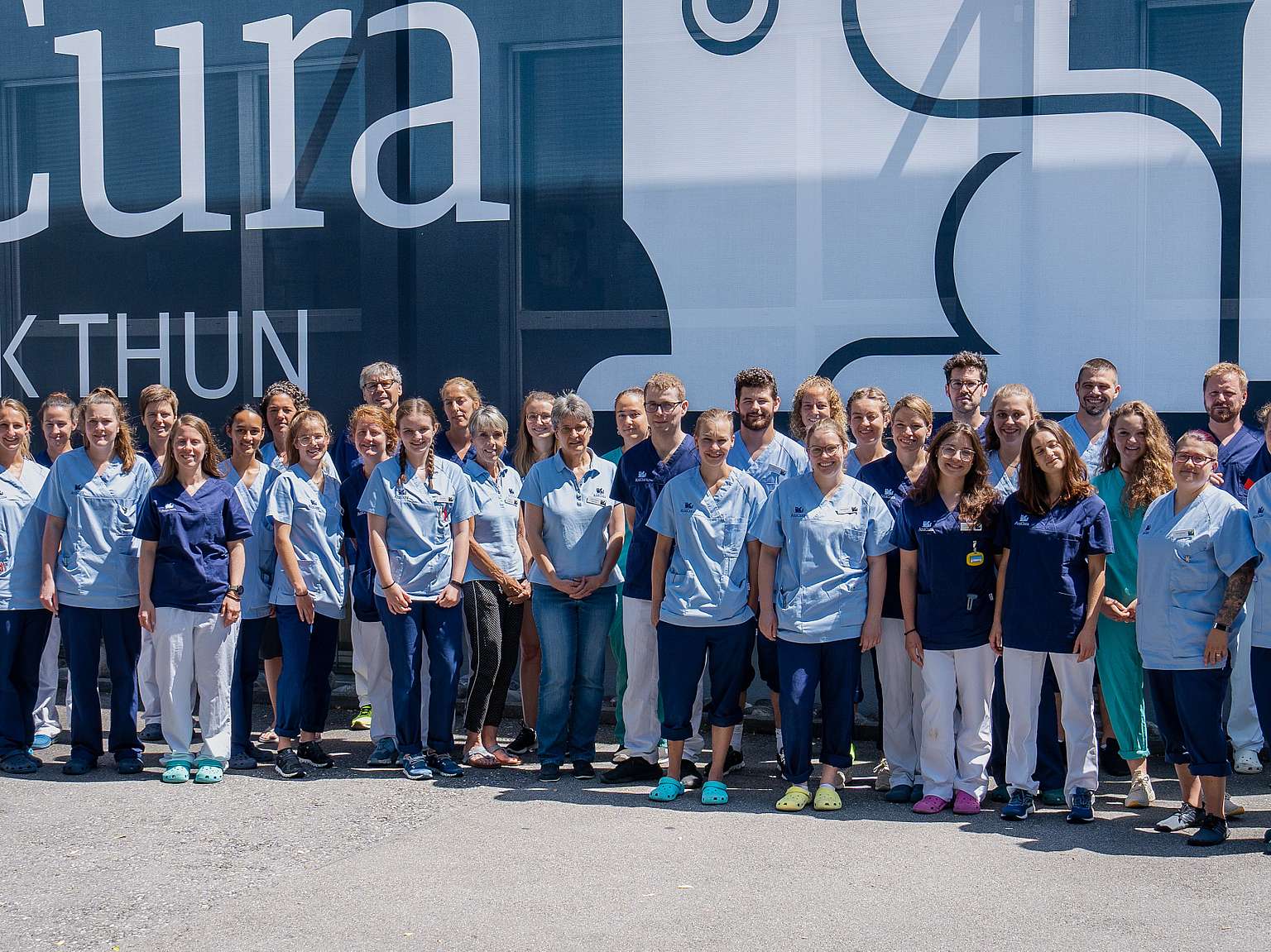 Gruppenbild Team AniCura Tierklinik Thun AG